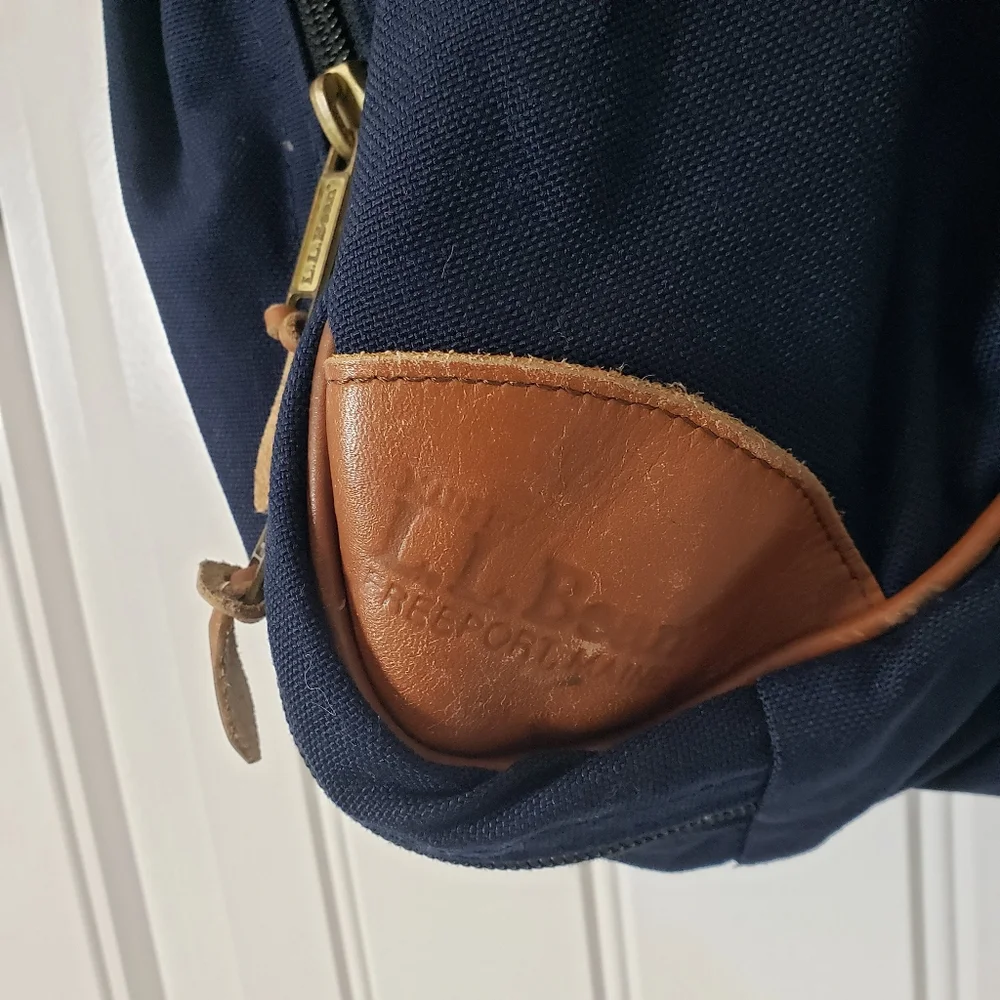 LL Bean Vintage Navy Blue Canvas and Leather Messenger Bag Suitcase No‎ Strap